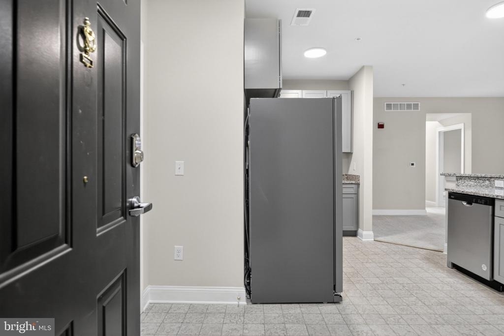 3000 Fountainview Circle - Photo 1
