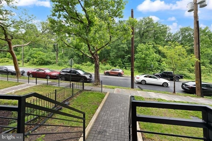 2209 M Street Ne - Photo 3