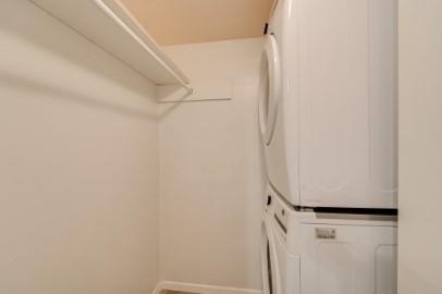 610 W 51st St - Photo 9