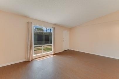 610 W 51st St - Photo 4
