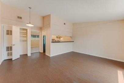 610 W 51st St - Photo 3