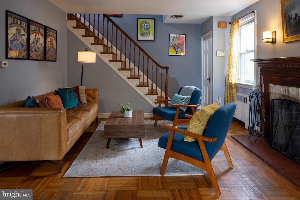 1446 Montana Avenue Ne - Photo 2