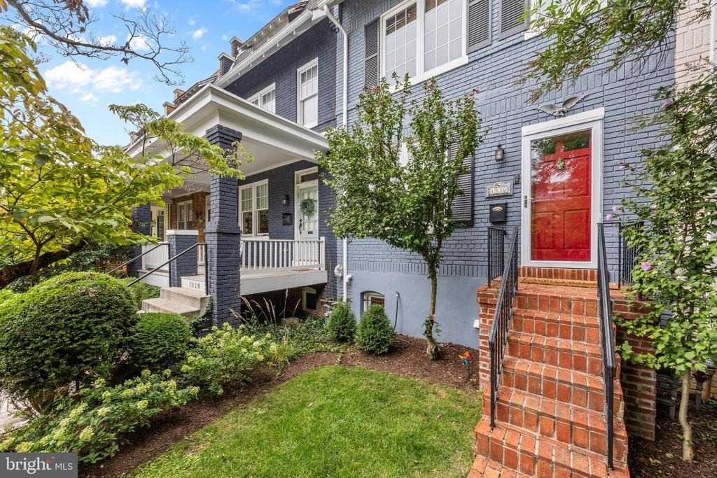1930 37th Street Nw - Photo 2