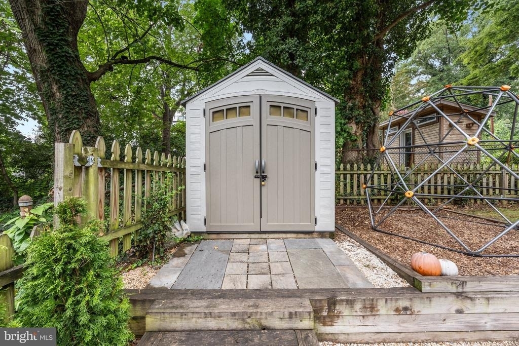 1930 37th Street Nw - Photo 33
