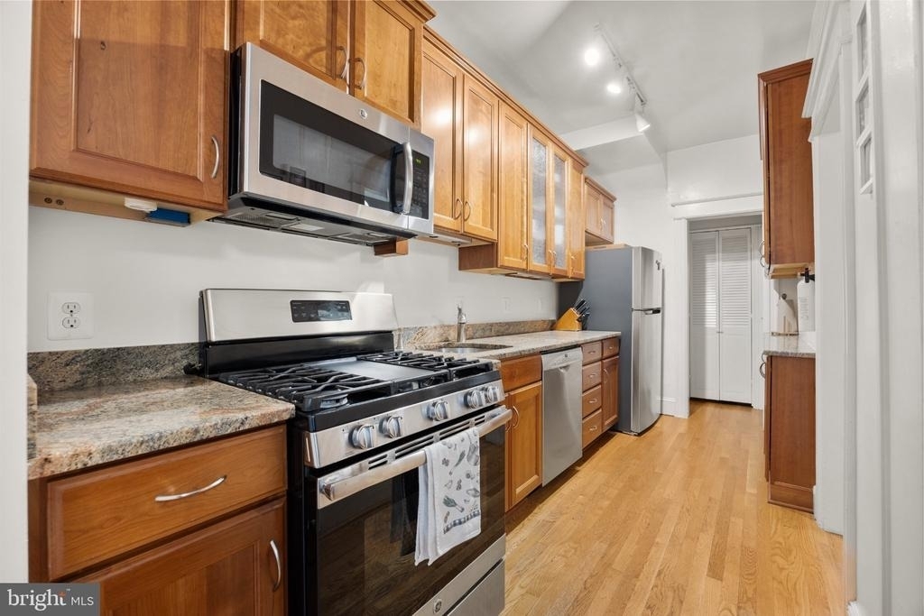 1930 37th Street Nw - Photo 9