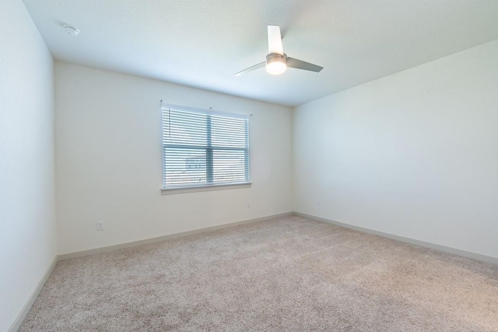 10801 Meris Ln - Photo 10