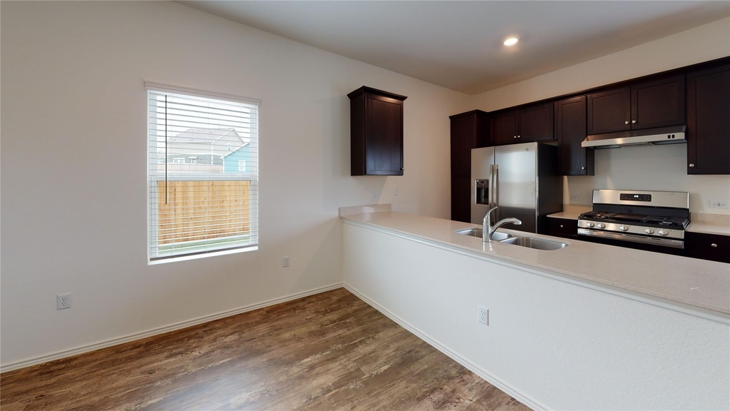 15401 Solstice Cv - Photo 3
