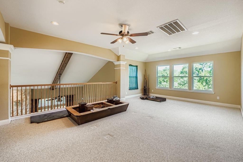 900 Wayside Drive - Photo 11