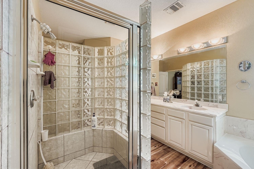900 Wayside Drive - Photo 8