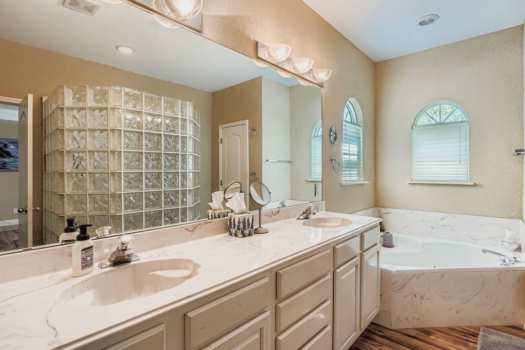 900 Wayside Drive - Photo 7