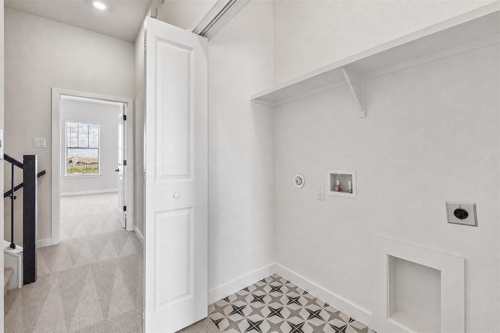 245 John Webster St - Photo 29