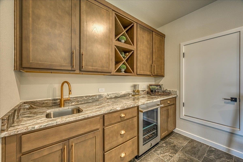 213 John Webster St - Photo 20