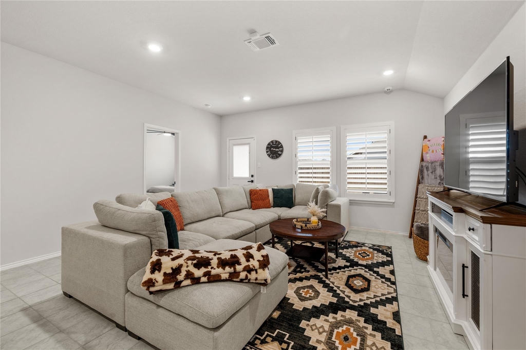 583 Taggart Trl - Photo 5