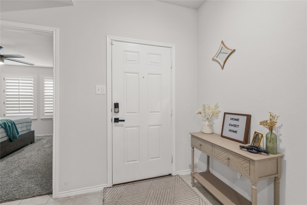 583 Taggart Trl - Photo 4