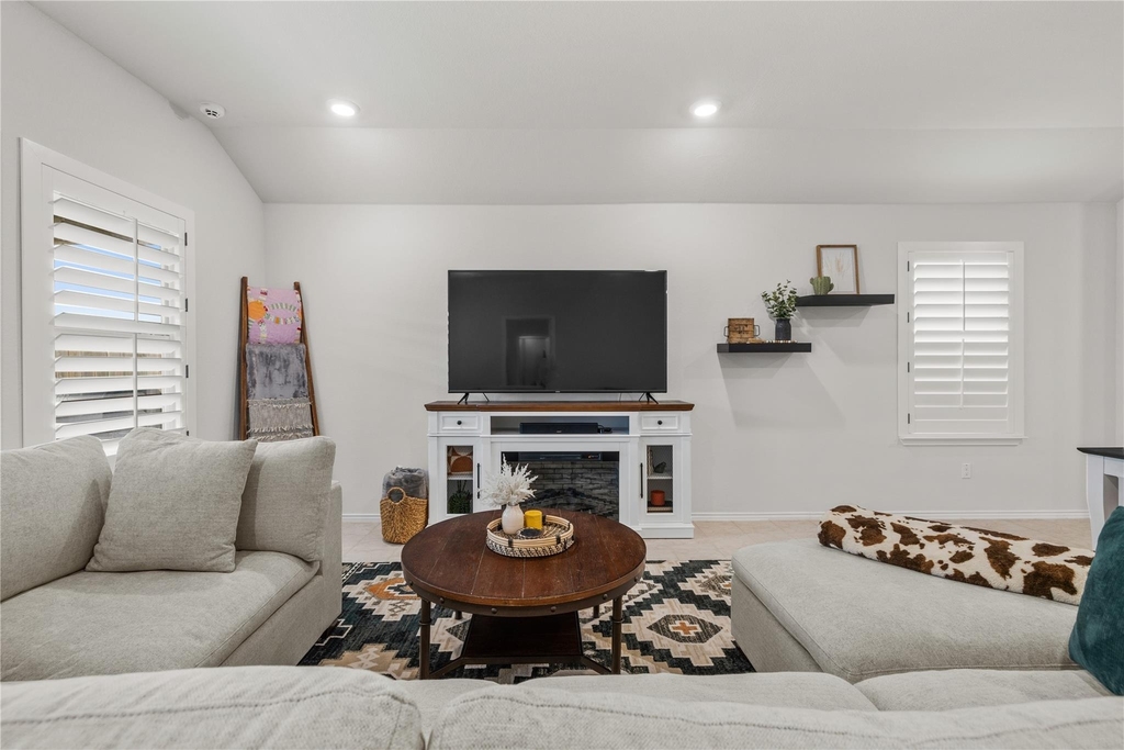 583 Taggart Trl - Photo 6