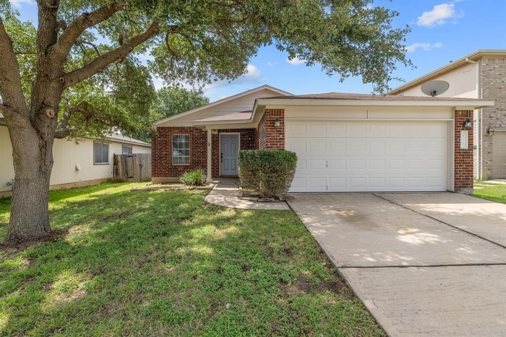 104 Brentwood Dr - Photo 0