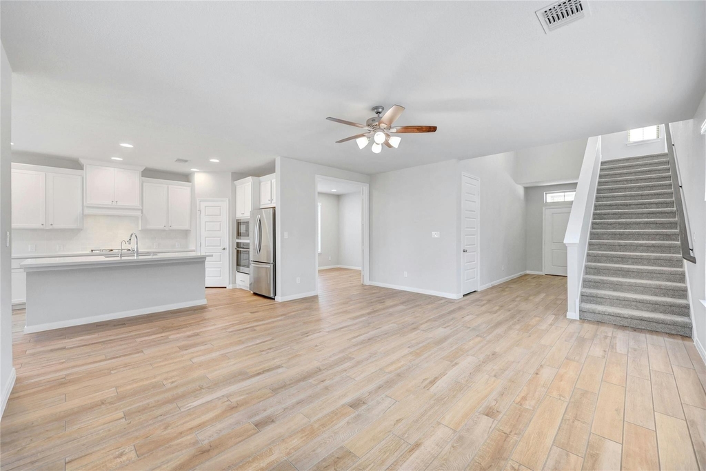 105 Danielson St - Photo 10