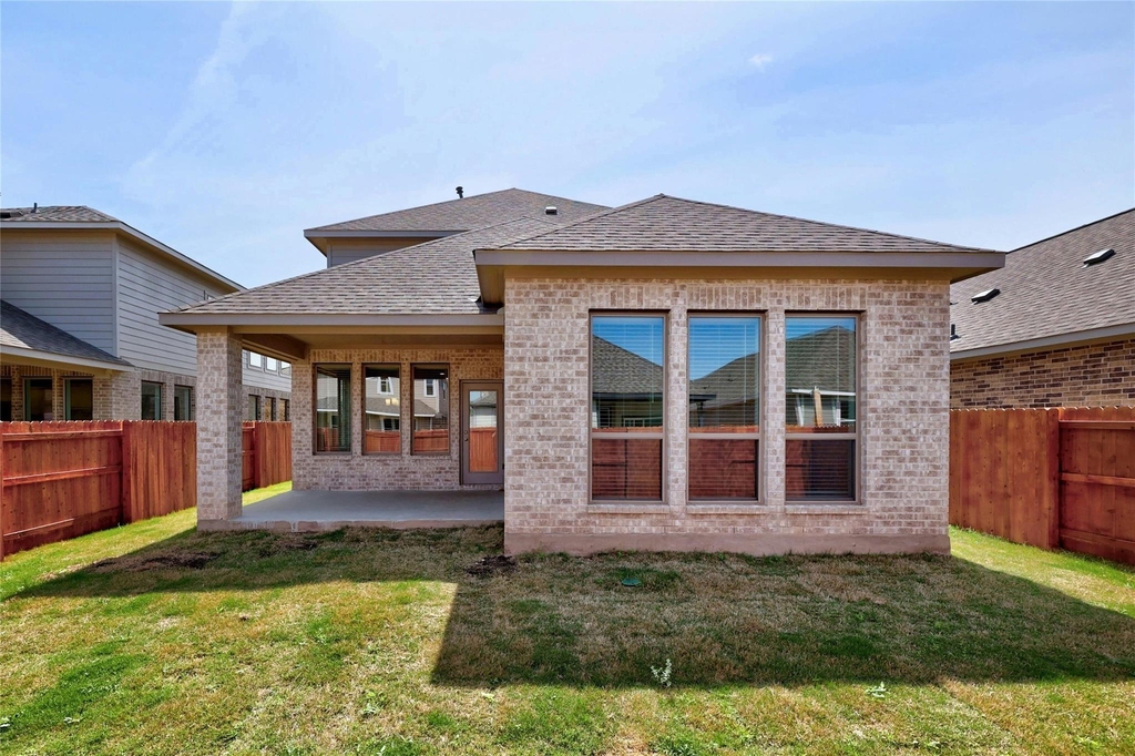 105 Danielson St - Photo 32