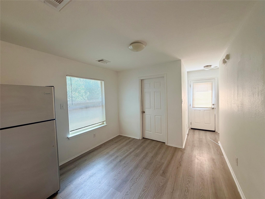 1148 Shadow Creek Blvd - Photo 6