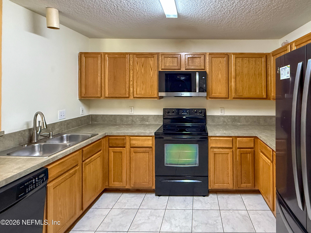 6860 Skaff Avenue - Photo 7