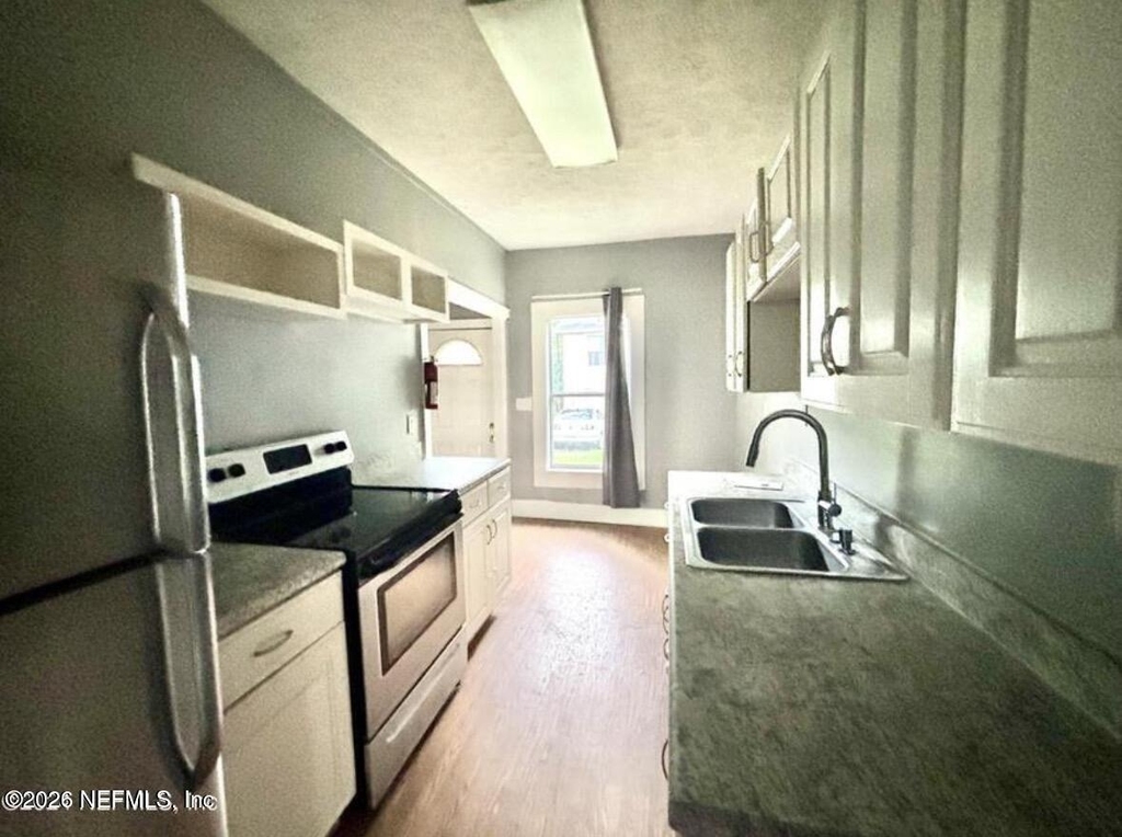 2798 Herschel Street - Photo 6