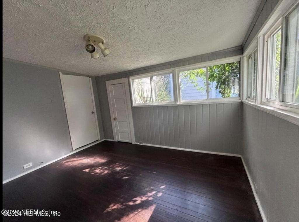 2798 Herschel Street - Photo 14
