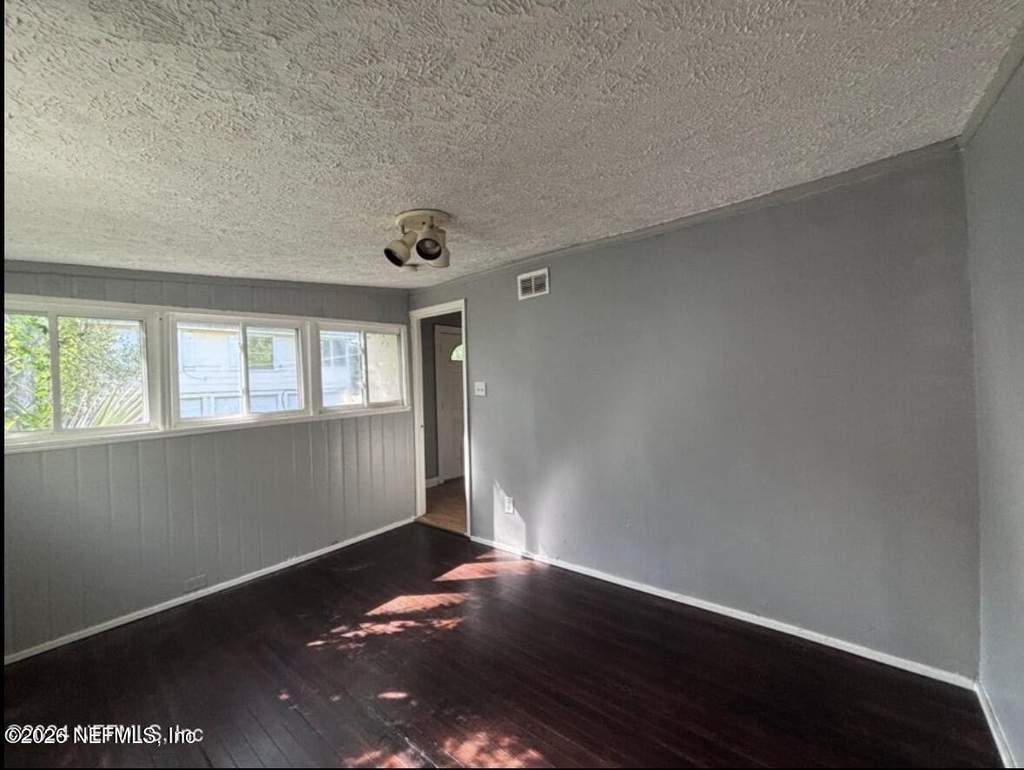 2798 Herschel Street - Photo 16