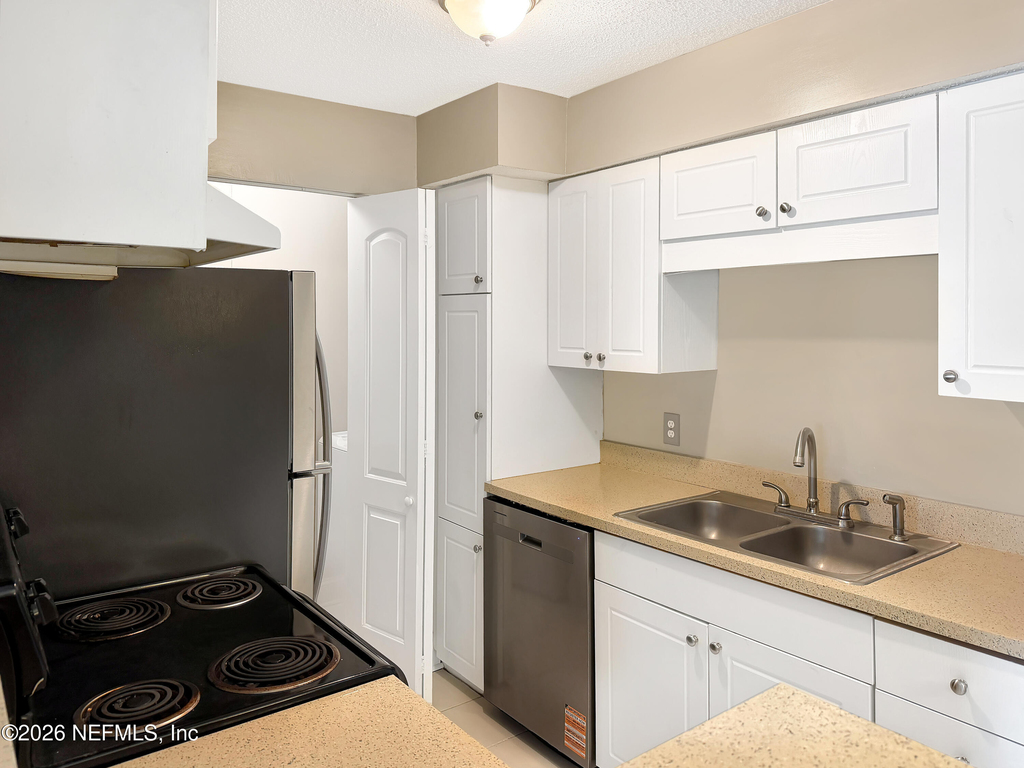 10200 Belle Rive Boulevard - Photo 7