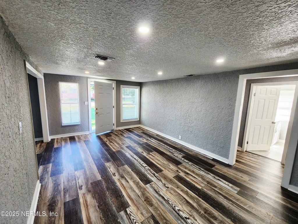 3238 Townsend Boulevard - Photo 1