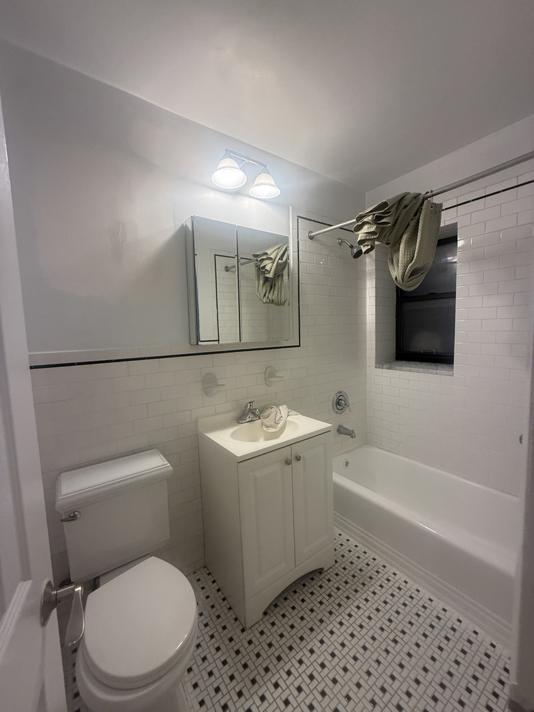152 East 84th Street - Photo 6