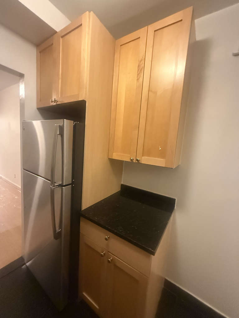 152 East 84th Street - Photo 2