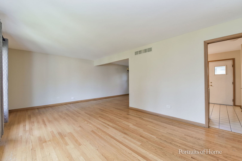 8s122 Washington Street - Photo 6