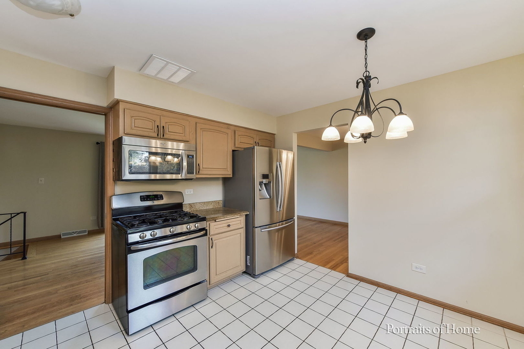 8s122 Washington Street - Photo 9