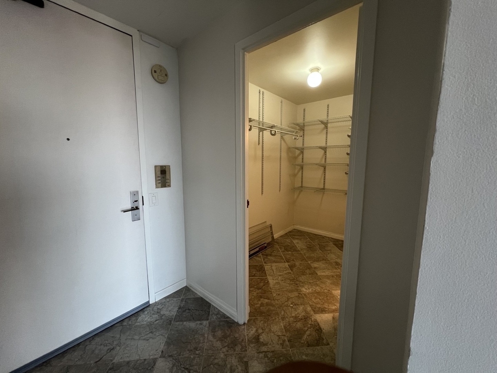 4343 N Clarendon Avenue - Photo 18