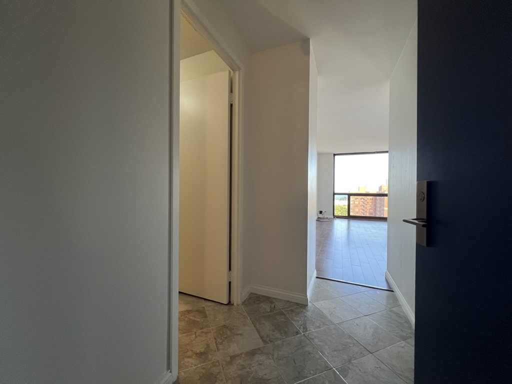 4343 N Clarendon Avenue - Photo 34