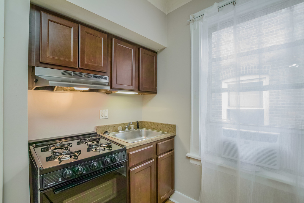 4706 N Beacon Street - Photo 3