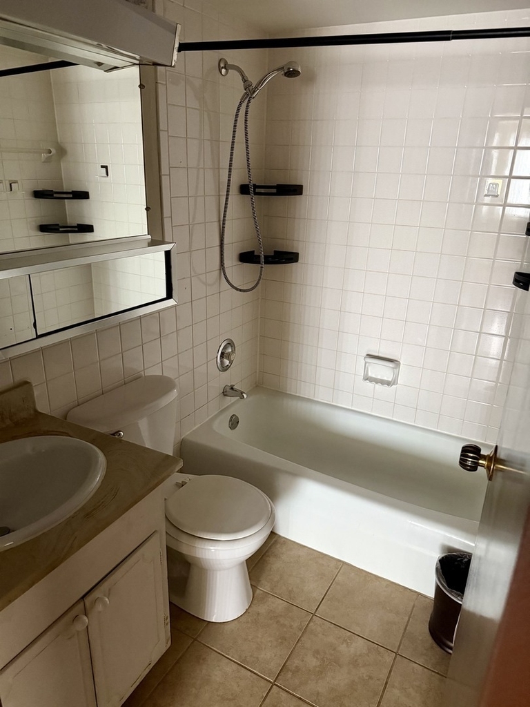 5306 N Cumberland Avenue - Photo 2