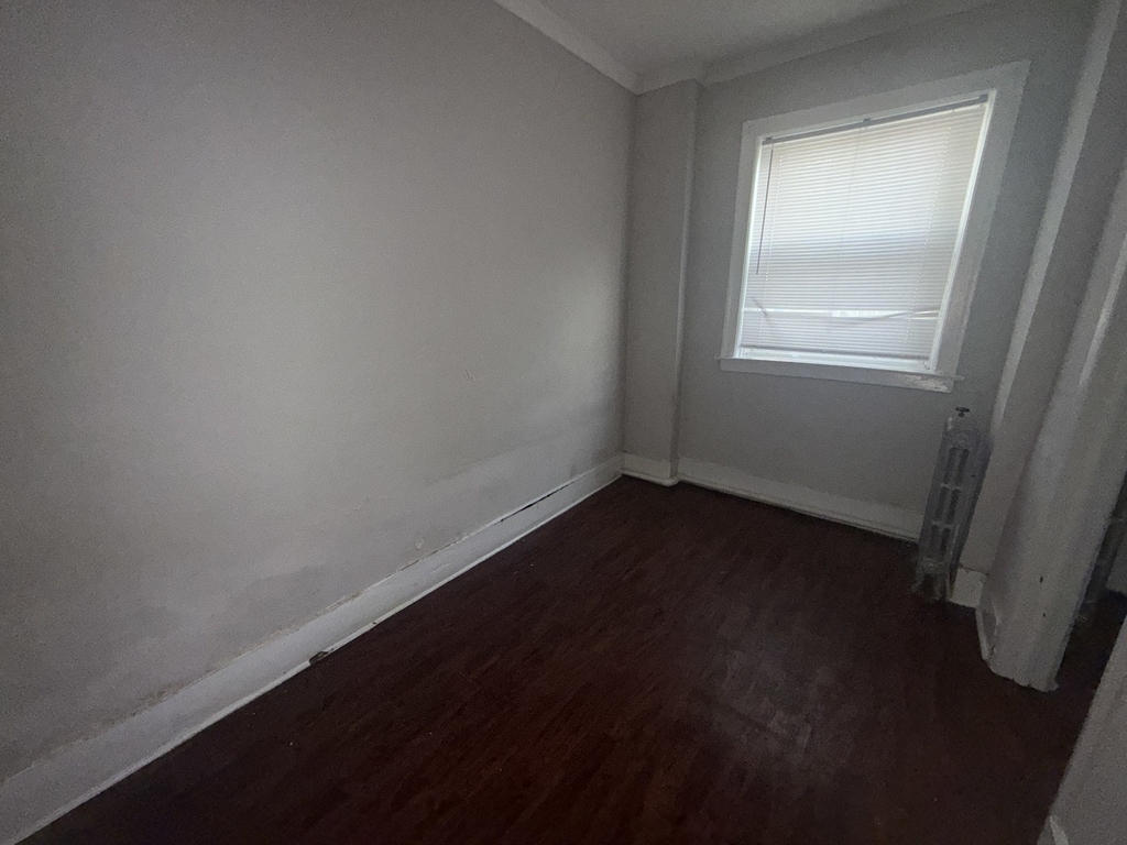6748 N Ashland Avenue - Photo 3