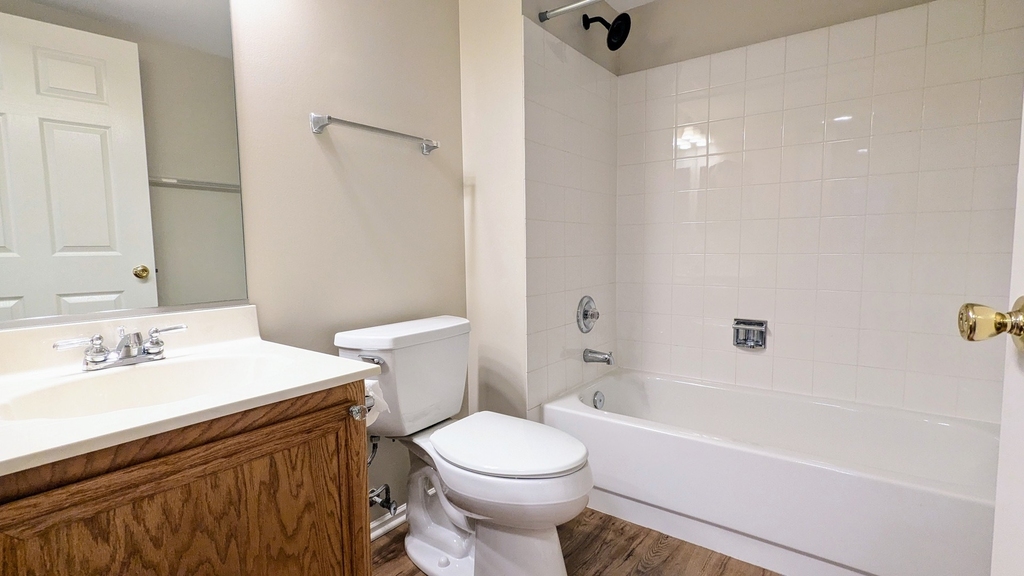 1628 Columbia Circle - Photo 12