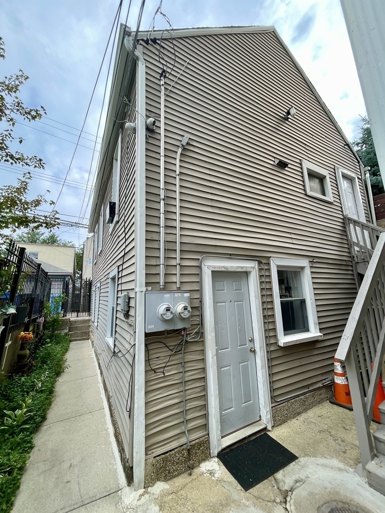 2227 W 19th Street - Photo 0
