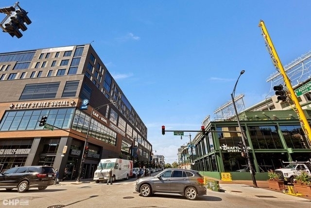 1025 W Addison Street - Photo 1