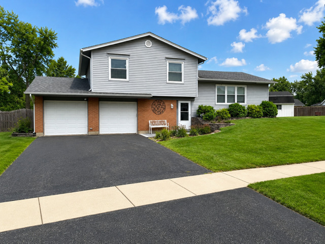425 Ardglass Court - Photo 0