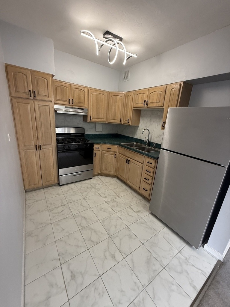 6700 S Paxton Avenue - Photo 4