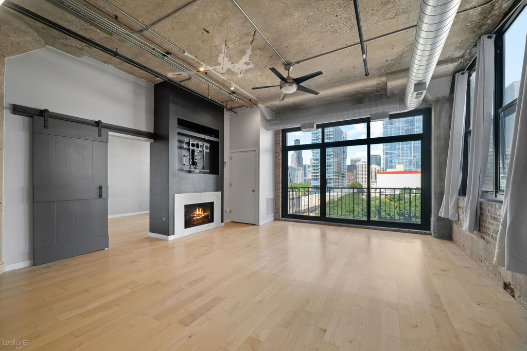 1516 S Wabash Avenue - Photo 2