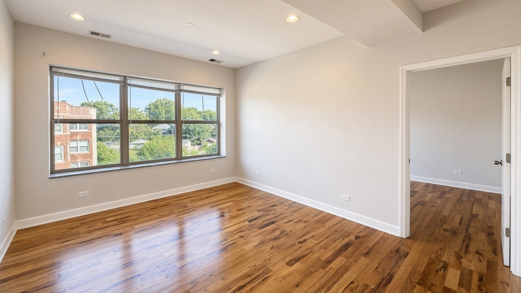 7225 N Rogers Avenue - Photo 4