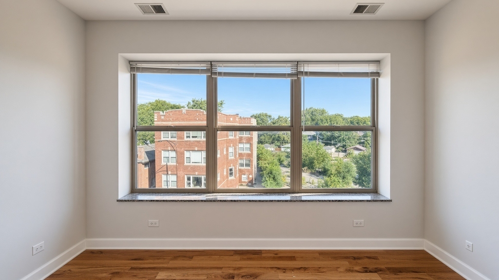 7225 N Rogers Avenue - Photo 5