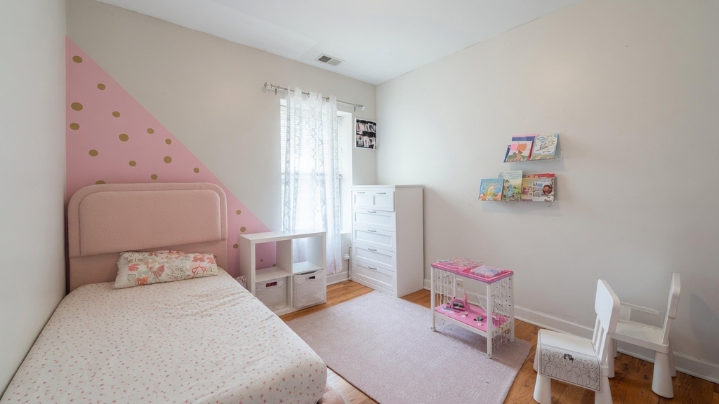 7225 N Rogers Avenue - Photo 8