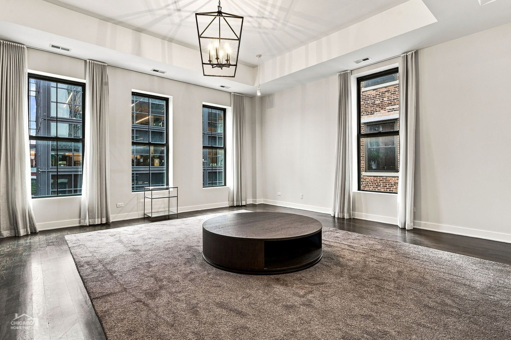 114 N Aberdeen Street - Photo 1
