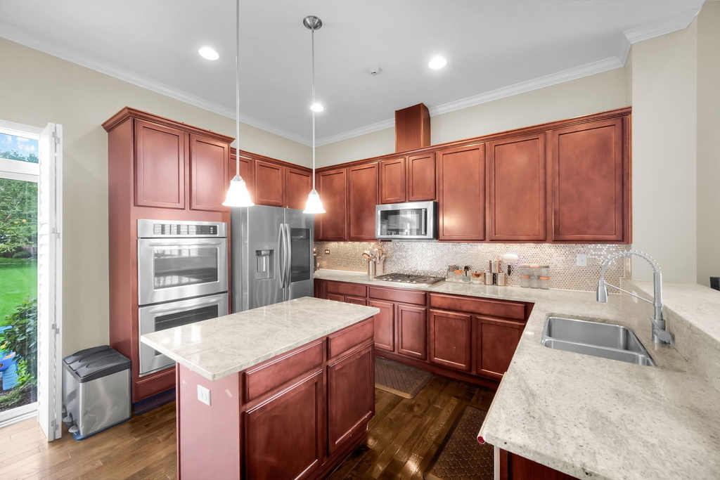 1031 Ravendale Court - Photo 8