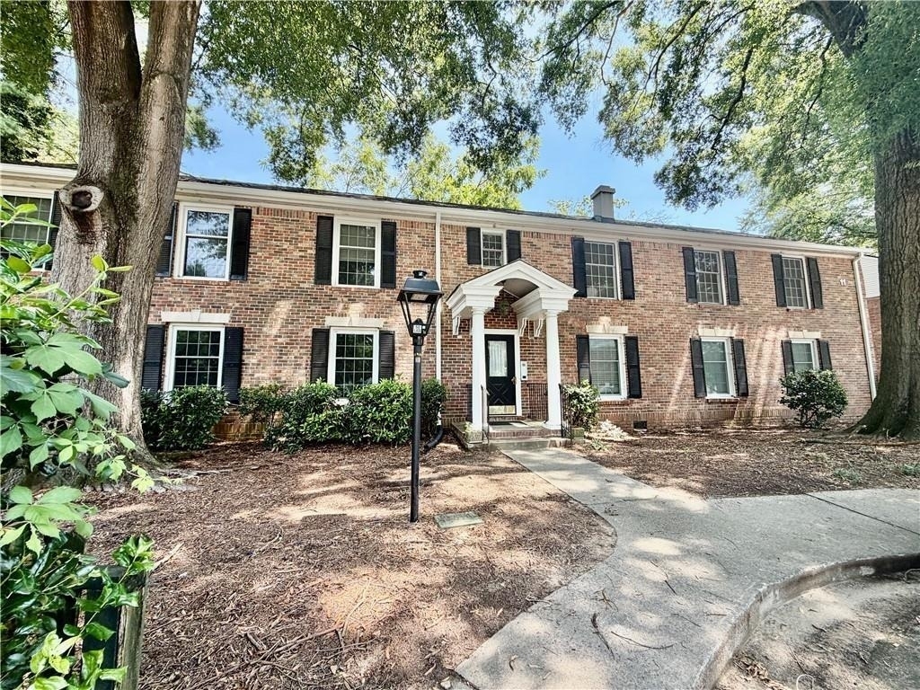 6700 Roswell Road - Photo 0